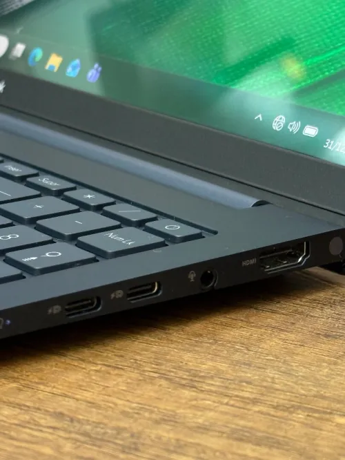 Asus ZenBook 15 OLED 2.5 Ghz - Ryzen 7 7735U - 16Go - 512Go - AMD Radeon Graphics