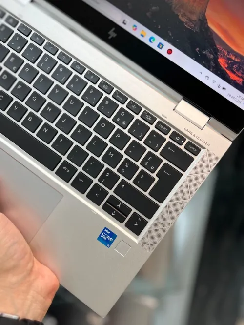 HP EliteBook 830 G8 X360 - i5 1145G7 - 16Go - 512Go - Intel Iris Xe Graphics 