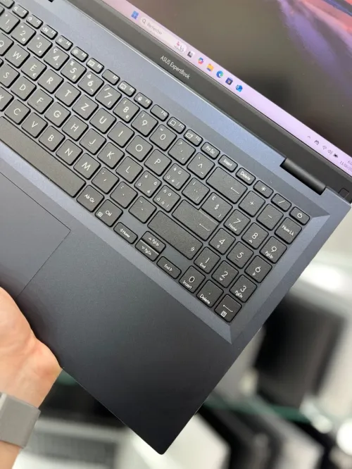 Asus ExpertBook 15 FHD - i7 1355U - 16Gb Ram - 512Gb - Intel Iris Xe Graphics 