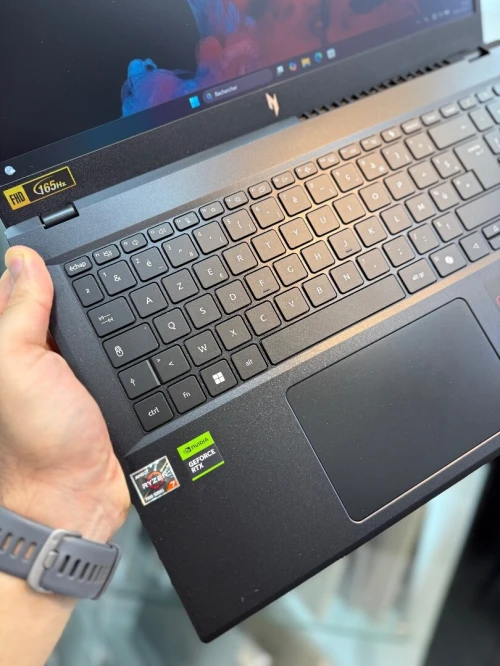 Acer Nitro V15 FHD 165Hz - Ryzen 7 7735Hs - 16Go - 512Go - RTX 4060 8Go