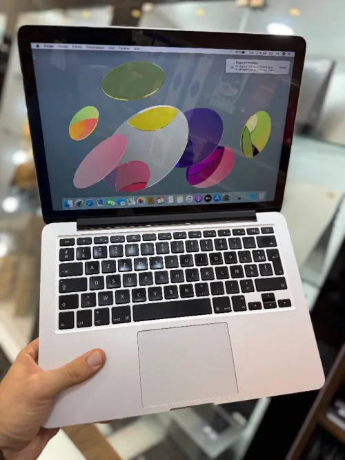 MacBook Pro 2015 i5 8Go 256Go - Intel UHD Graphics