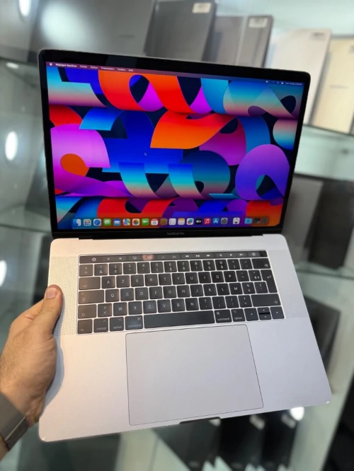 MacBook PRO 2017 15" RETINA - i7 2.8 Ghz - 16Go - 256Go - Radeon Pro 555
