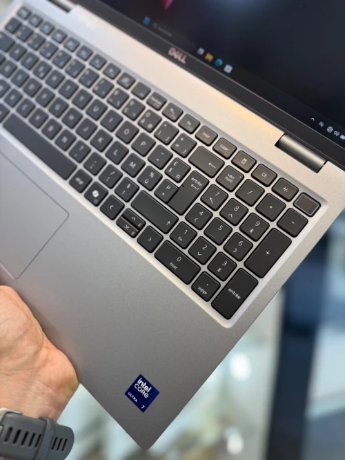 Dell Precision 3591 FHD - Ultra 165H - 32Go - 1To - RTX 1000 4Go