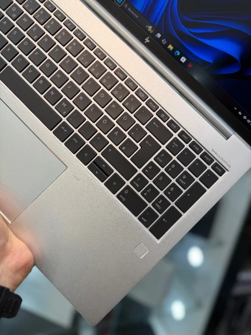 HP EliteBook 860 G9 - Ryzen 5 Pro 6650U - 16Go - 256Go - AMD Radeon 680M