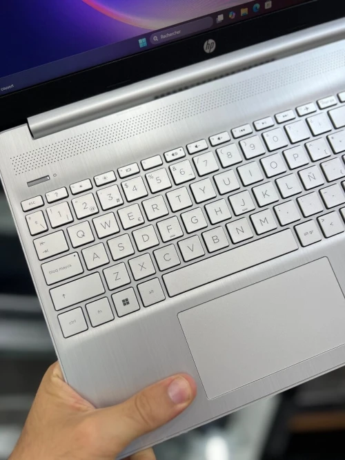 HP Laptop 15s FHD - i5 1245U - 16Go - 1To SSD - Intel Iris Xe Graphics 