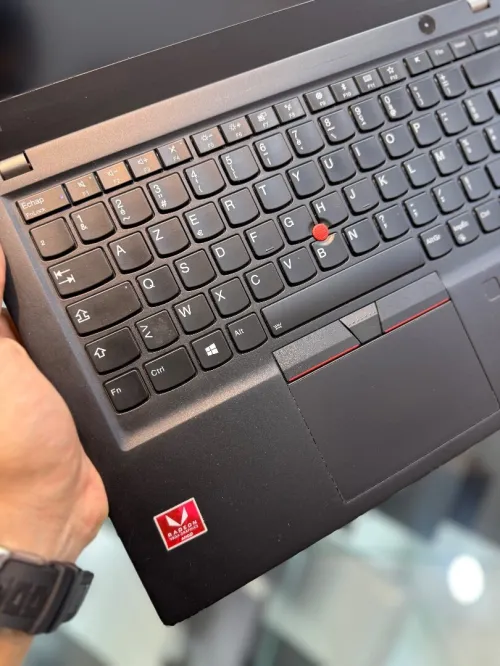 Lenovo ThinkPad T495s - Ryzen 7 Pro 3700U - 16Go - 512Go - AMD Vega 8 Graphics