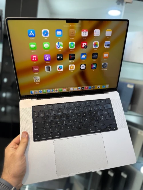 MacBook Pro 2021 16" M1 Pro - 16Go Ram - 1To SSD