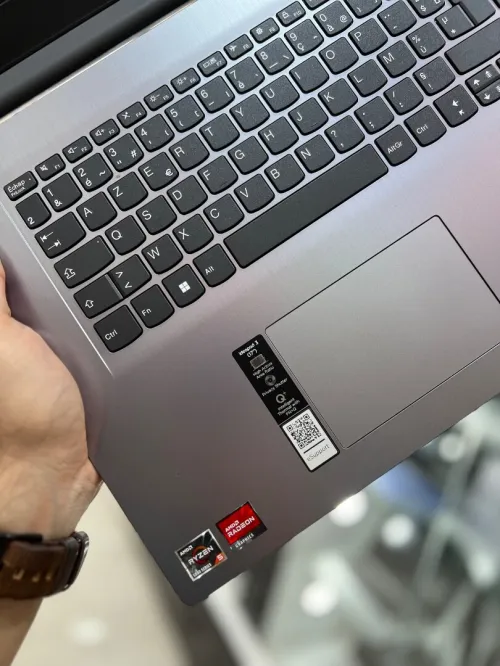 Lenovo IdeaPad 17.3" Ryzen 5 5500U - 12Gb - 512Gb - AMD Radeon Graphics 