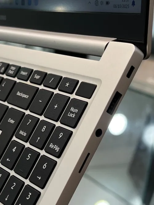 Samsung Galaxy Book FHD - i5 1245U - 8Go - 256Go - Intel Iris Xe Graphics
