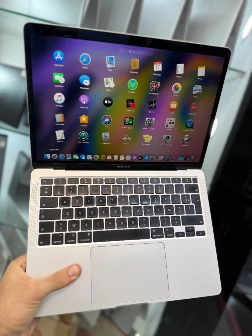 MacBook Air 2020 i3 - 8Go Ram - 256Go SSD - Intel Iris Graphics
