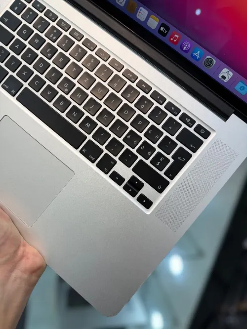 MacBook Pro 2015 Retina i7 2.5 Ghz - 16Go - 1To - Radeon Pro M370X