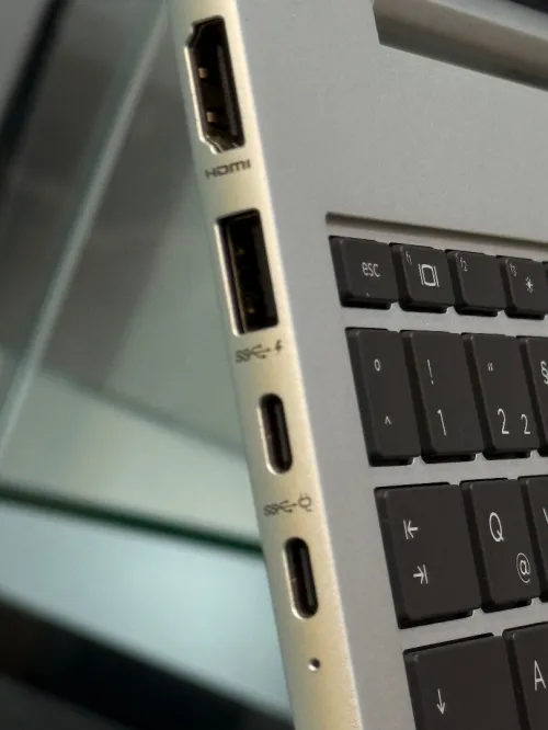 HP EliteBook 860 G9 - Ryzen 5 Pro 6650U - 16Go - 256Go - AMD Radeon 680M
