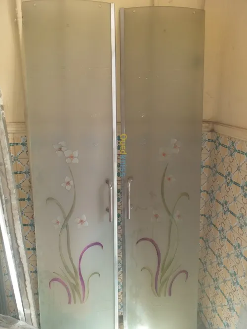 Porte de douche en verre coulissante 