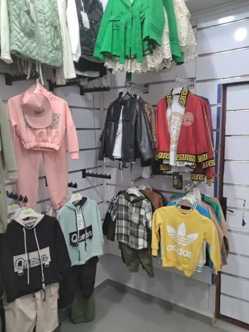 magasin en pleine activité mis à ( Vente, échange ou reprise du magasin) 