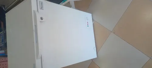 ثلاجة مجمدة