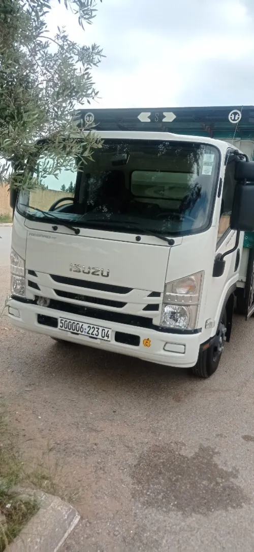 Isuzu Super 2023