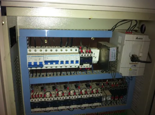 Machine pour gobelet en papier