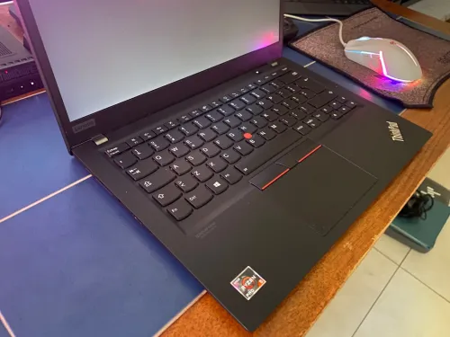 ThinkPad T14s Gen 1 | 8GB RAM | 255 Go SSD | AMD RYZEN 5 PRO ( I5 11 gen )