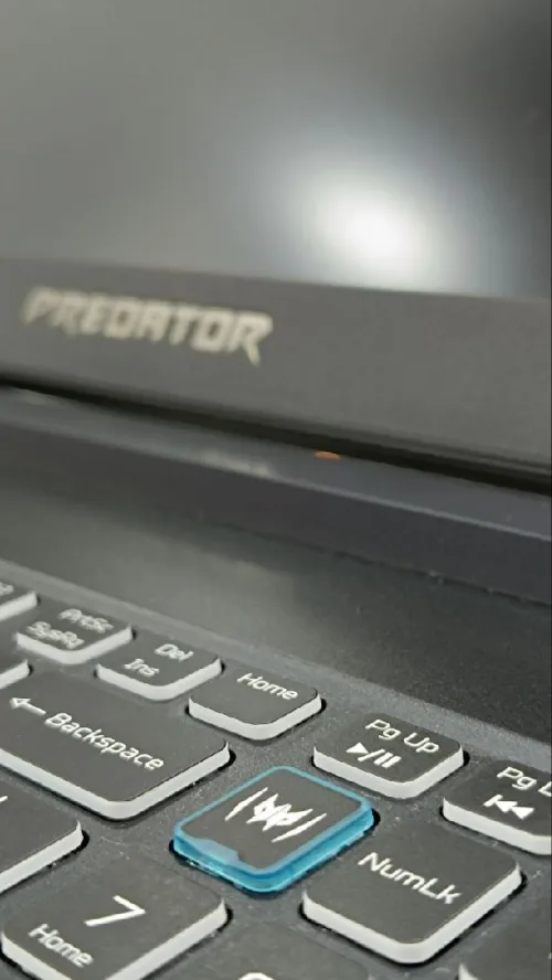 Predator Helios 300