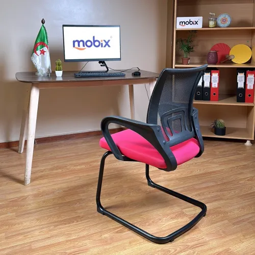 Chaise visiteur filet couleur rose et dos noir ergonomique