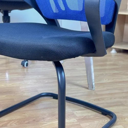 Chaise visiteur filet couleur bleu ergonomique Mobix dz