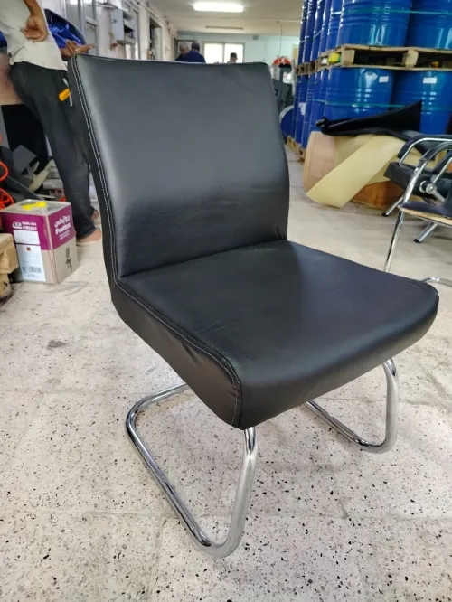 Chaise visiteur ergonomique