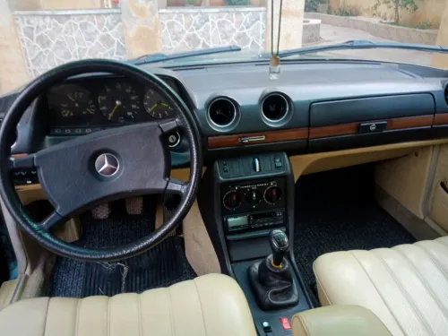 Mercedes W123 1983 