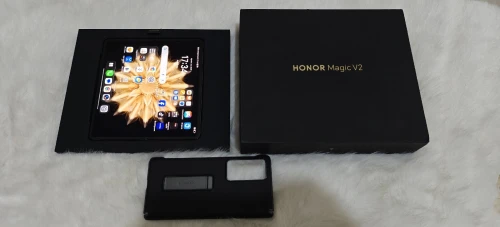 Honor Magic v2