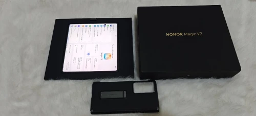 Honor Magic v2