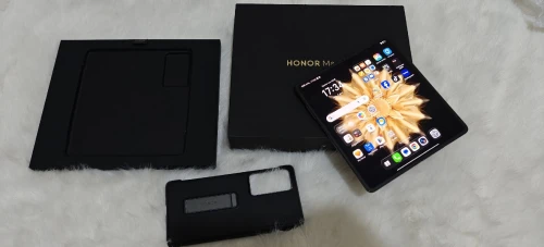 Honor Magic v2
