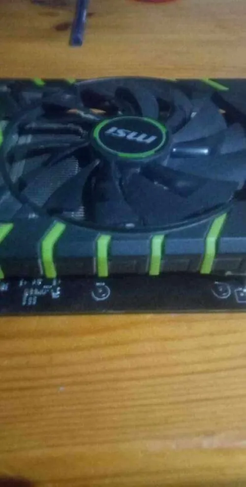 - بروسيسور i5 4eme - رام 16gb قطعتين 8-8 - كارت مار msi b85m-e33