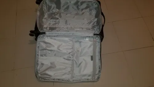 Valise Air Canada munie de barres de renforcement