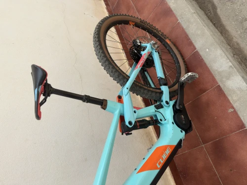 Velo electrique cube (STEREO HYBRID 160 HPC RACE)