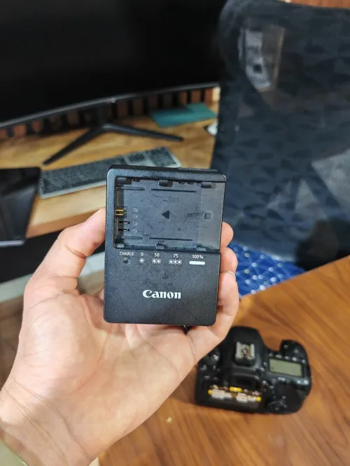Canon EOS 6D Mark 2 II neuf 2k avec tripier Original