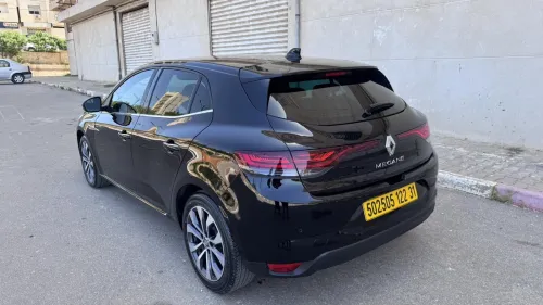 Renault Megane 4  2022 Itens