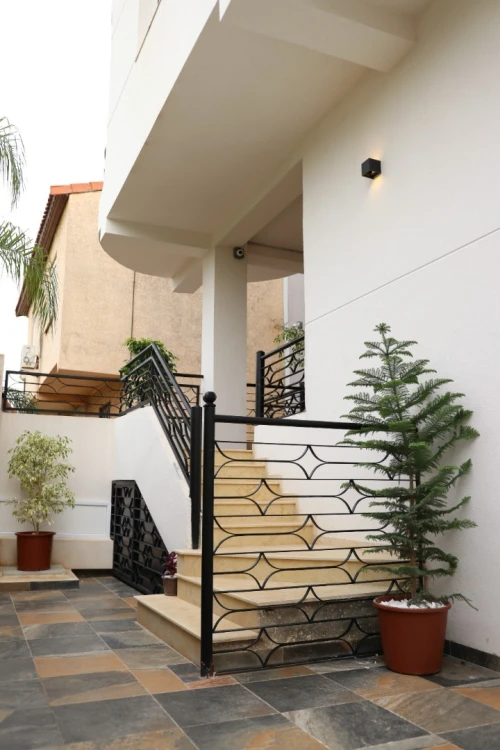 Construction et Renovation des villa et apparemment 