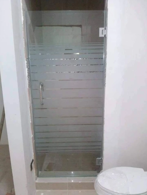 Paroi de douche et façade en verre 