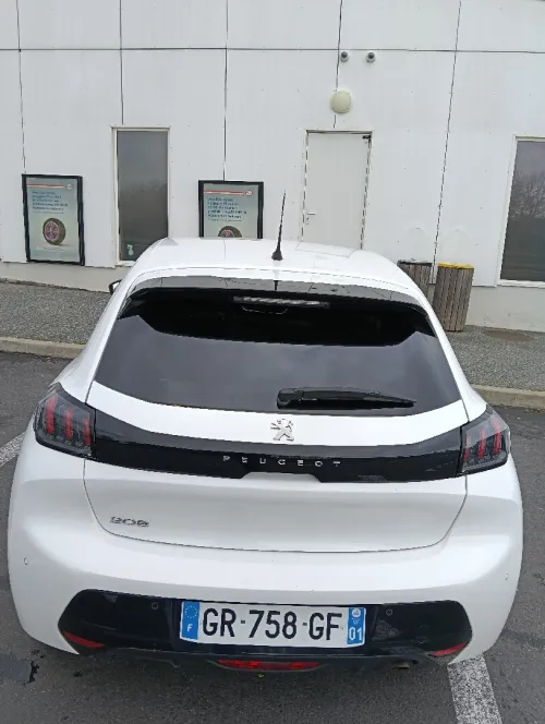 Peugeot 208 2023 Allure Pack