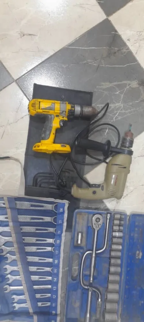 Perceuse visseuse tronçonneuse Dewalt 