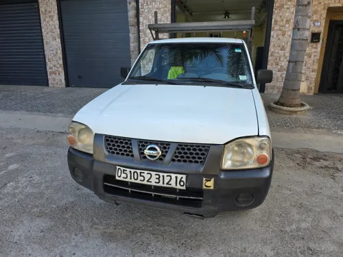 Nissan hardbody 2012 S