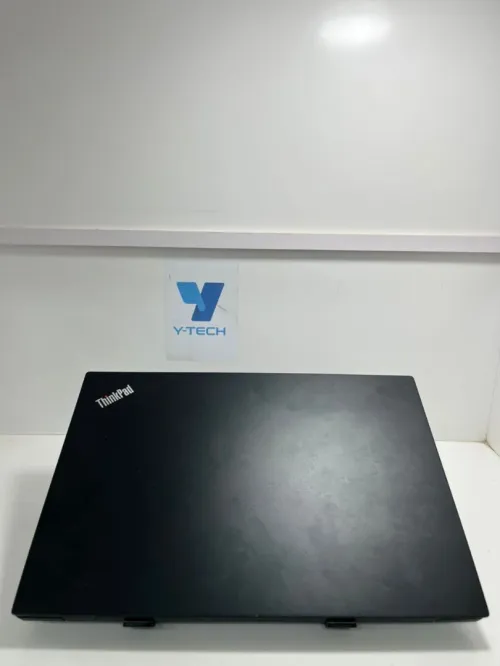 LENOVO THINKPAD E590 I7 8 EME 8565U 16 GB RAM 256SSD NVME GPU: RX 550X ECRAN 15.6 FHD