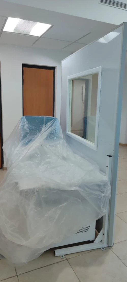 porte plombée et paravent plombé contre rayon X et porte technique 