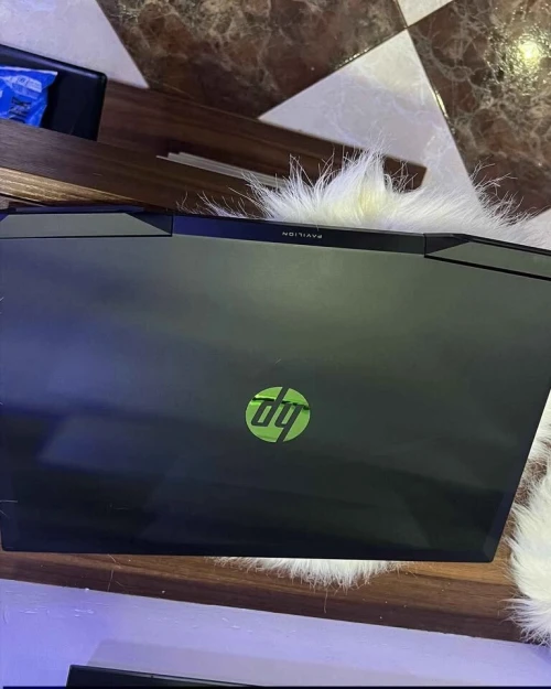 Hp pavilion i7 9750h ,RAM 16 Go. Carte graphique 1660Ti , disque dur 500 SSD + 1000 HDD ,