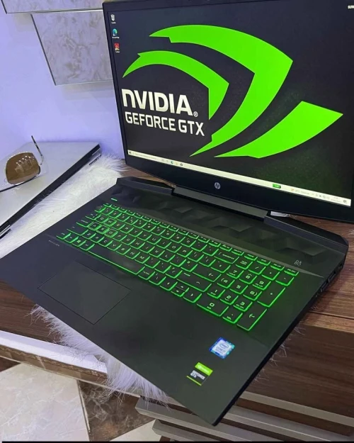 Hp pavilion i7 9750h ,RAM 16 Go. Carte graphique 1660Ti , disque dur 500 SSD + 1000 HDD ,