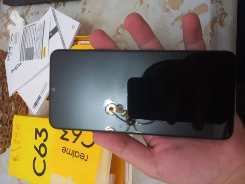 Realme C63