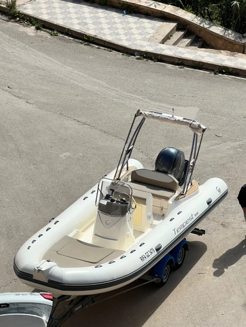 Bateau semi-rigide