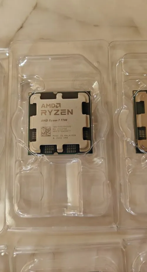 AMD Ryzen 7 7700 | 8 Cores, 16 Threads, AM5 Power!
