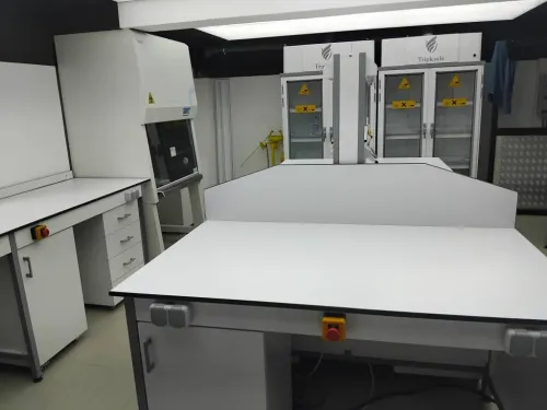 équipements de laboratoire