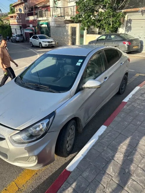 Hyundai Accent RB  4 portes 2012 Accent RB  4 portes
