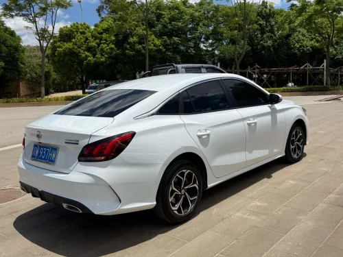 MG MG5 2023 